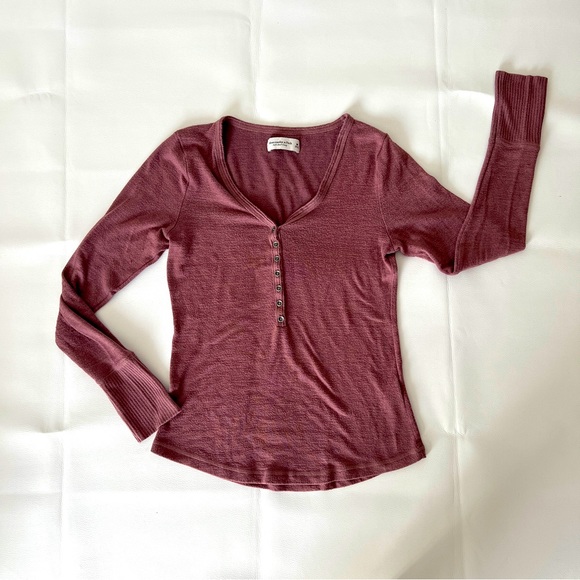 Soft AF Abercrombie and Fitch Henley Shirt size M - Picture 1 of 5